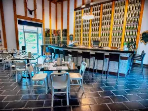 Stone's Throw Winery