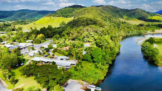 Crocodile Express - Greater Daintree Wildlife Cruises - Cruise 1 Daintree Village