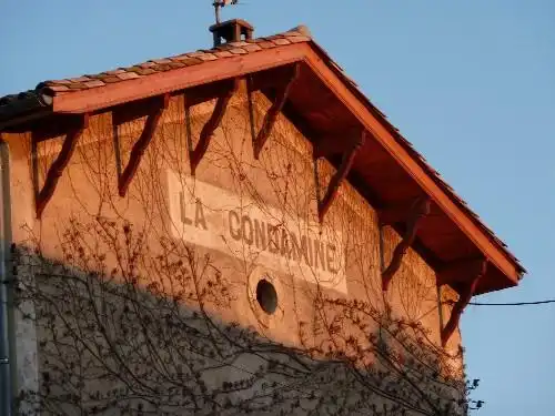 Hotels in Nezignan-l'Eveque