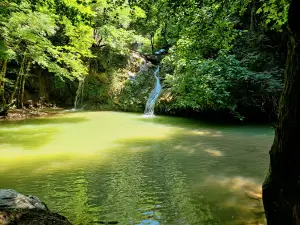 Hacilli Waterfall Kamp Alani