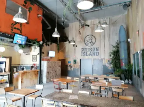 PRISON ISLAND Nantes St Sébastien