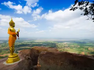 Khao Phraya Doenthong Viewpoint