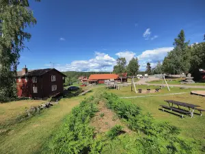 Stenkällegården