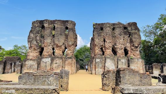 Statue of King Parakramabahu the Great