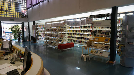 Public Library '' Nanni Valentini ''