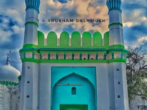 Sayyed Haji Munawwar Baba Dargha ,Gunjoti
