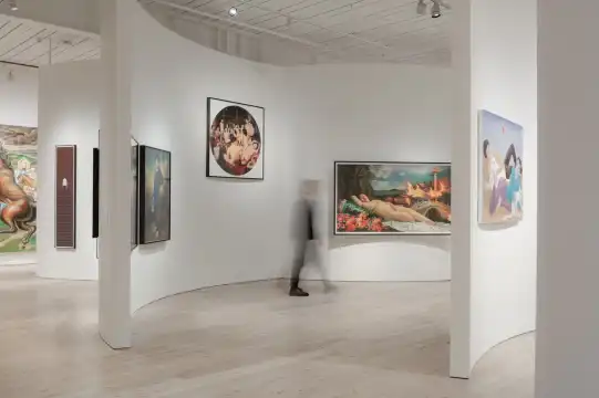 鄰近白兔畫廊的酒店