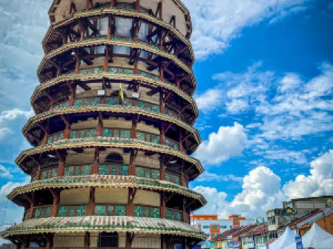 Menara Condong Teluk Intan