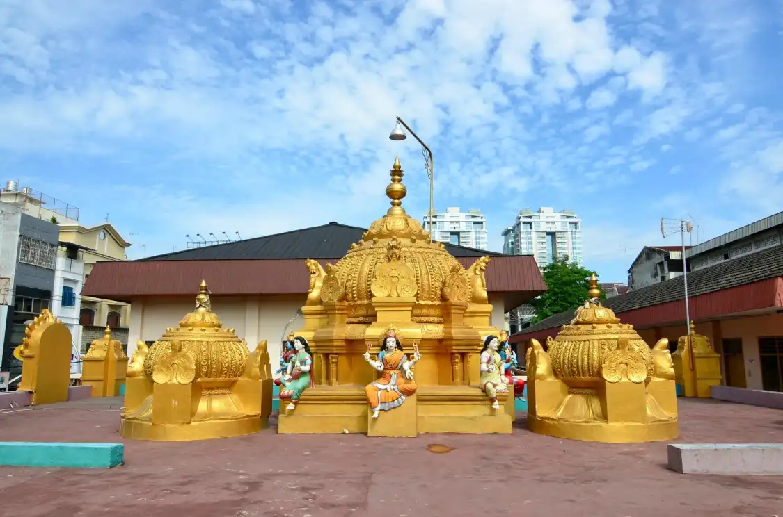 Отели рядом с достопримечательностью «Shri Mariamman Temple»