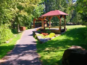 Six Foot Bay Resort and Golf Course