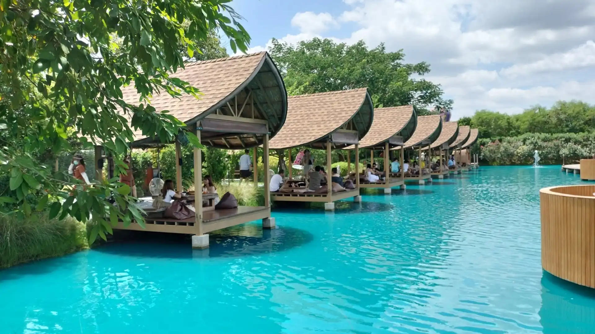 โรงแรมใกล้ทุ่งกังหันลม เขาค้อ