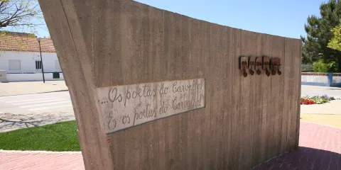 Poetas Populares Sculpture