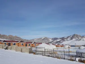 Monde tourist camp