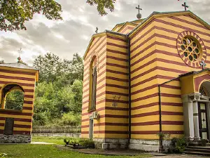 Manastir Ribnica