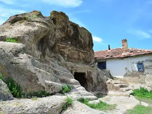 Aslanlı Mabet