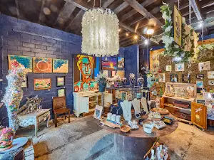 Edom Art House