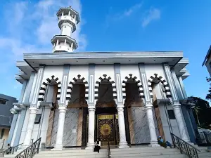 Masjid Agung Al Azhar Waikabubak