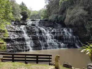 Camping Cachoeira Varaneira