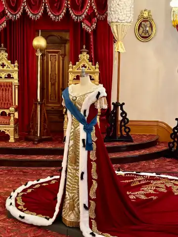 Hotels near Iolani Palace