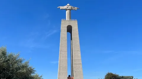 Almada travel destination