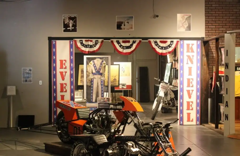Route 66 Vintage Iron Motorcycle Museum附近的飯店