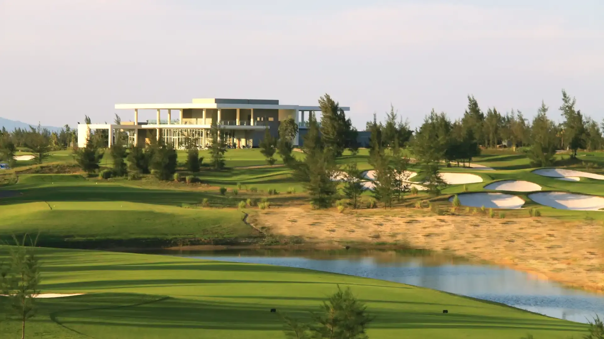 Hotels near Montgomerie Links Vietnam