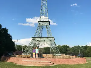 Eiffel Tower Park