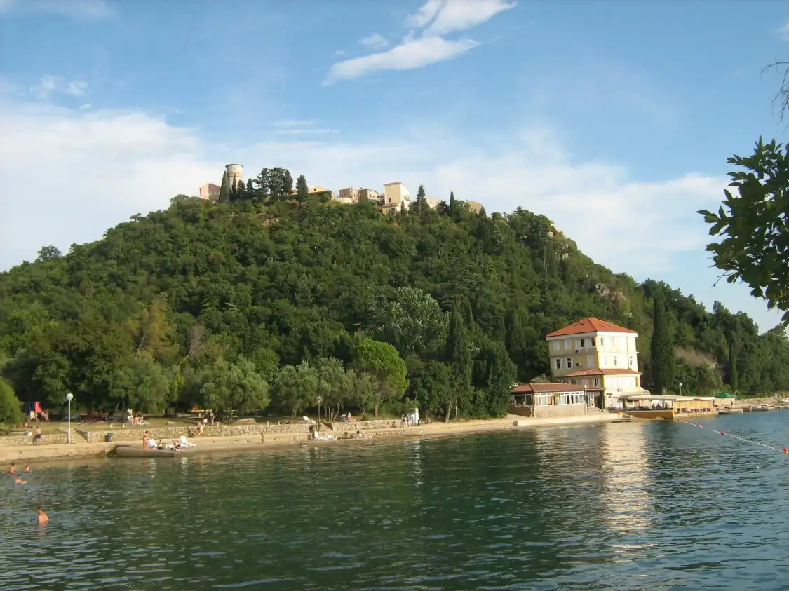 Hotels near Fulfinum Mirine