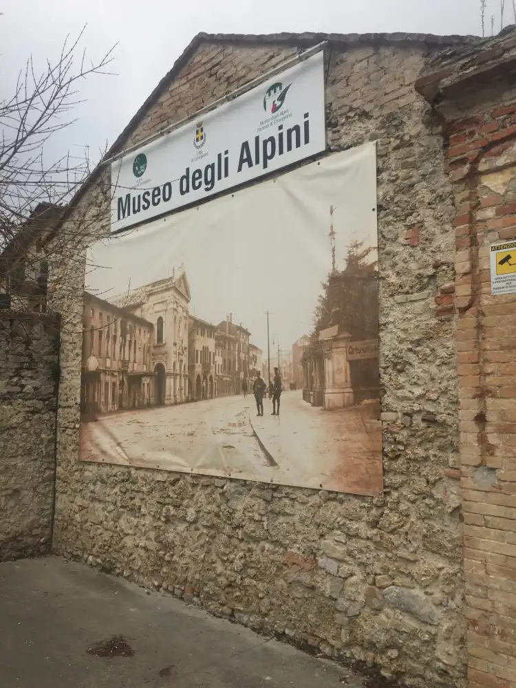 Museo Degli Alpini 주변 호텔