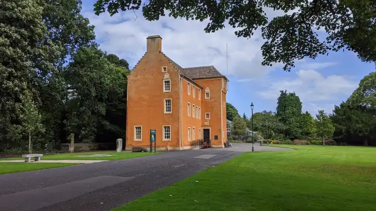 Hotels near Pittencrieff House Museum