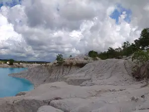 Danau Kaolin/Kulong Biru (Bangka Tengah)