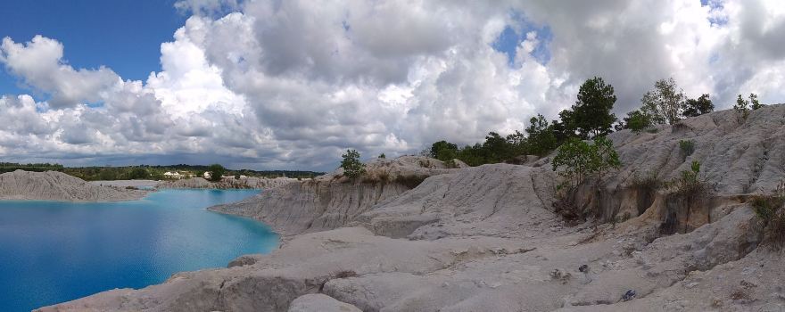 Danau Kaolin/Kulong Biru (Bangka Tengah)