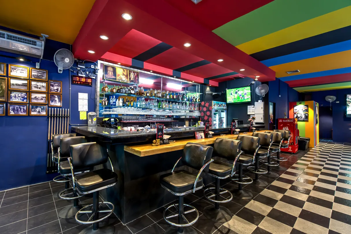 5_Double Kiss Pool Hall & Sports Lounge