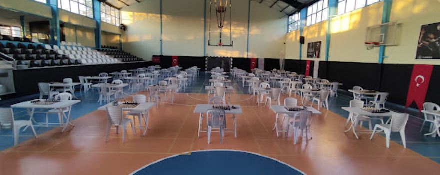 Saruhanlı Gençlik Ve Spor Salonu