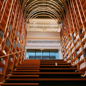 早稲田大学国際文学館 村上春樹ライブラリー
