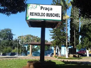 PRAÇA MUNICIPAL REINOLDO RUSCHEL