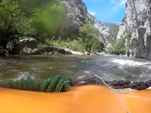 Active Adventure Rafting in Aude