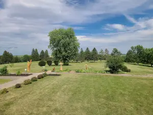 Hickory Grove Golf & Country Club