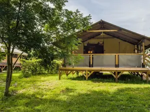 Camping Le Chapeau Chinois, Villersexel, Haute-Saône