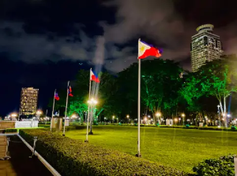 Popular Night Attractions in Manila