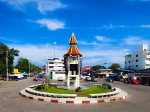 หอนาฬิกาอำเภอตากฟ้า (Tak fa City Center