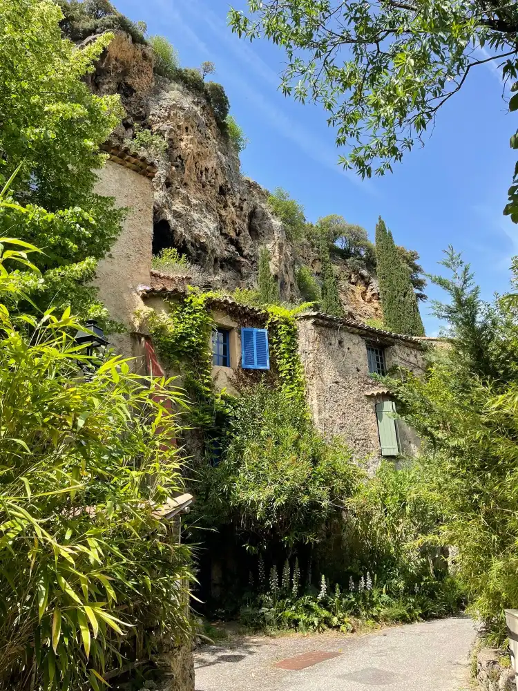 Hotels near Troglodyte Grottos