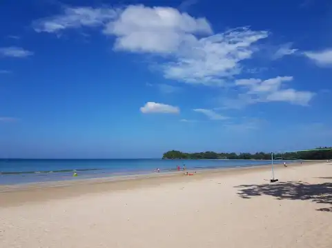 Hotels near Khlong Dao Beach