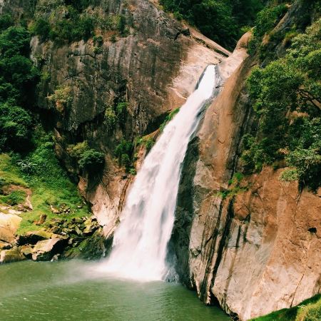 Dunhinda Waterfall