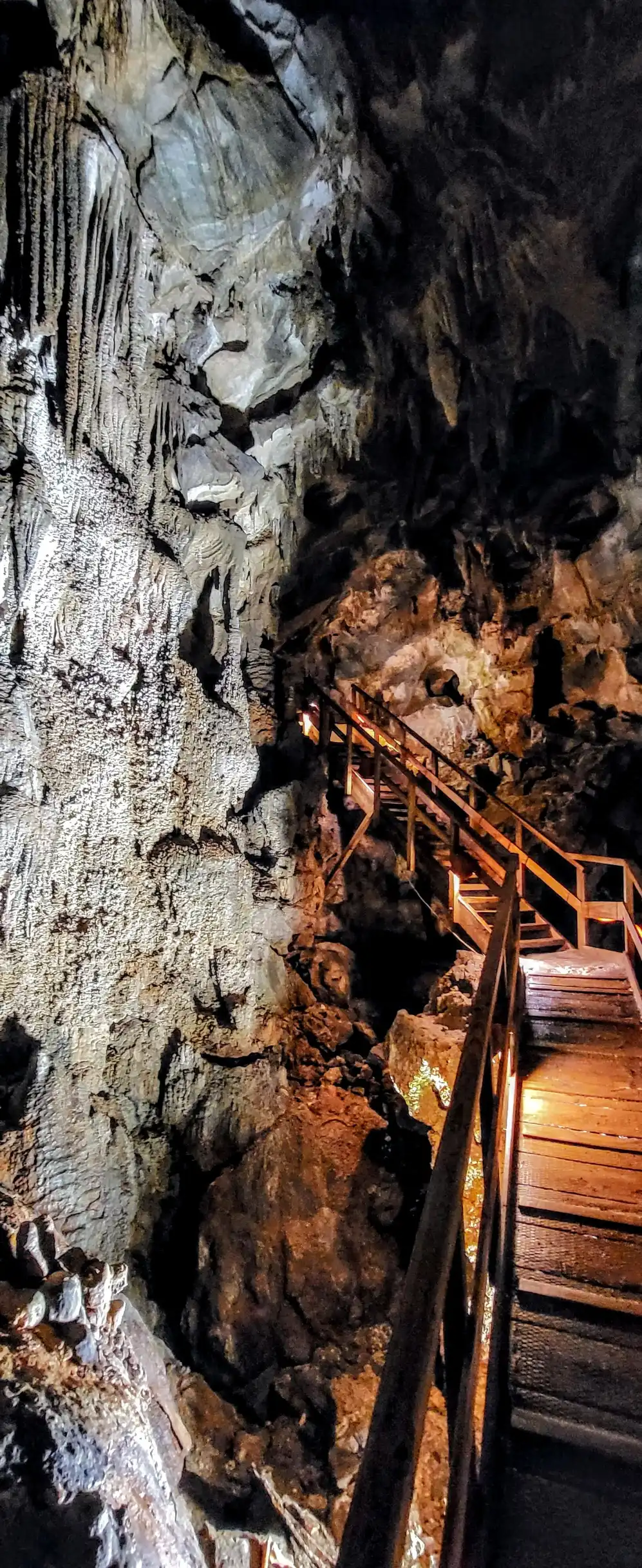 Hotels near Ngarua Caves
