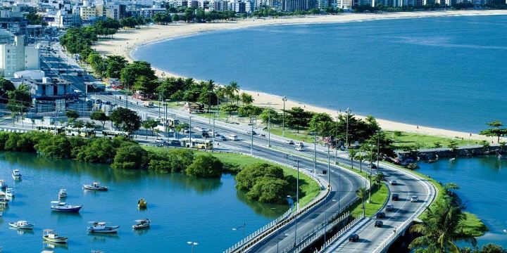 Camburi Beach