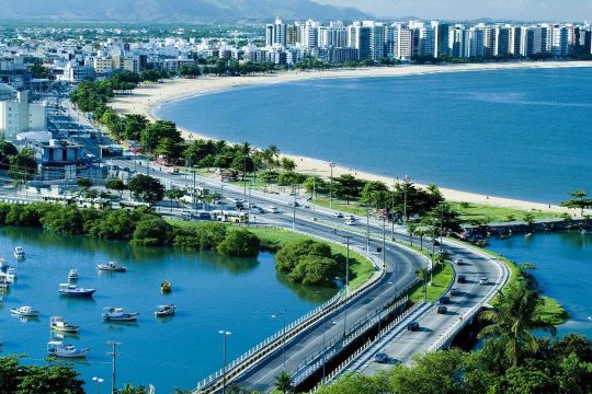 Camburi Beach