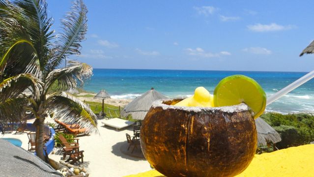 Villa La Bella Swing Bar