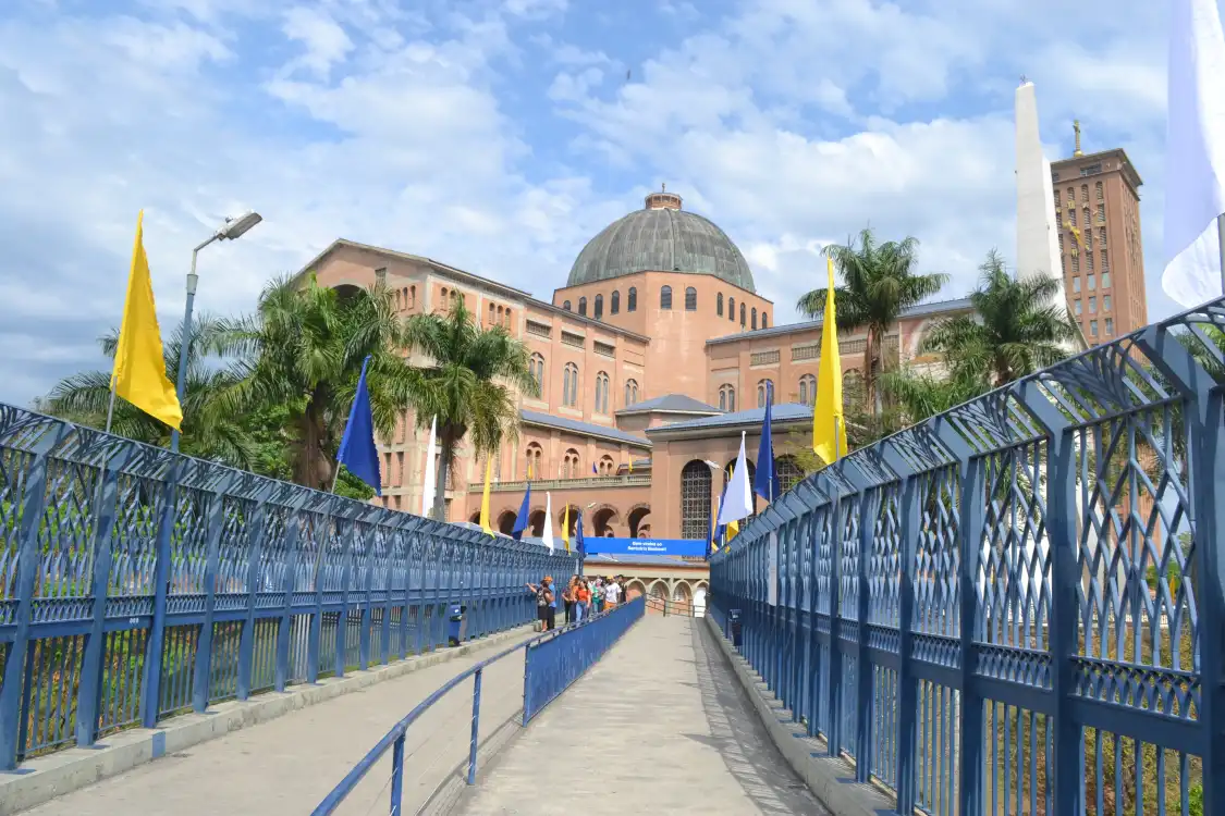 Hotel dekat Passarela da Fé
