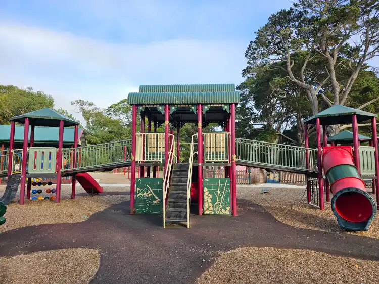 Hotels near Macedon Park Emu Farm